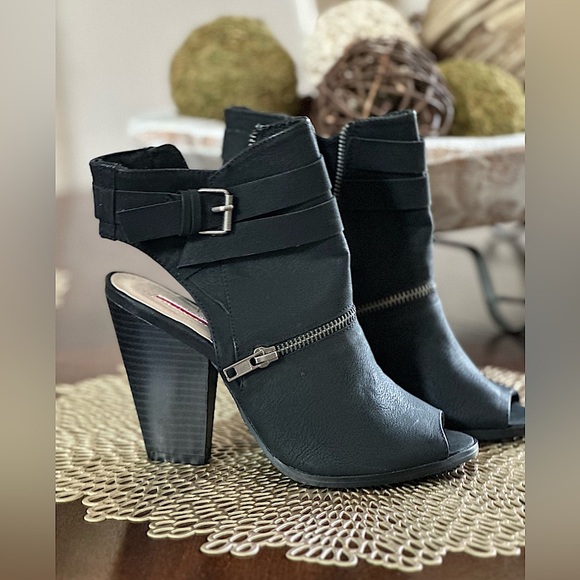 Gorgeous and sexy peep toe heels - Picture 3 of 5